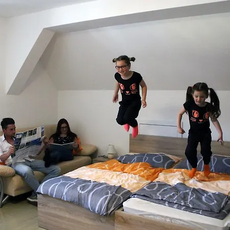 Post For Youth, Students And Pilgrims Hostal *