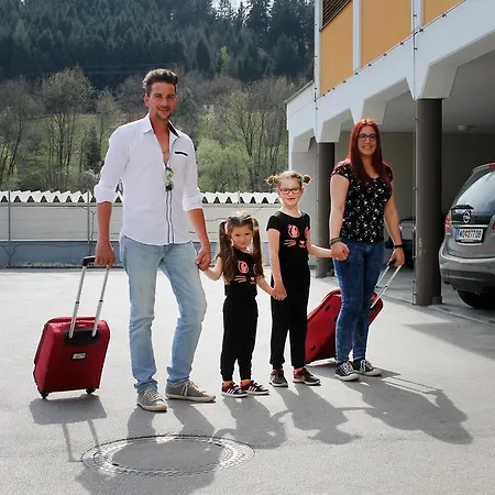 Post For Youth, Students And Pilgrims Hostal *