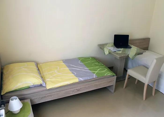 Post For Youth, Students And Pilgrims Hostal *