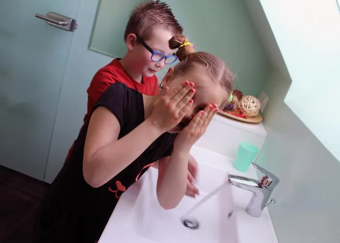 Post For Youth, Students And Pilgrims Hostel