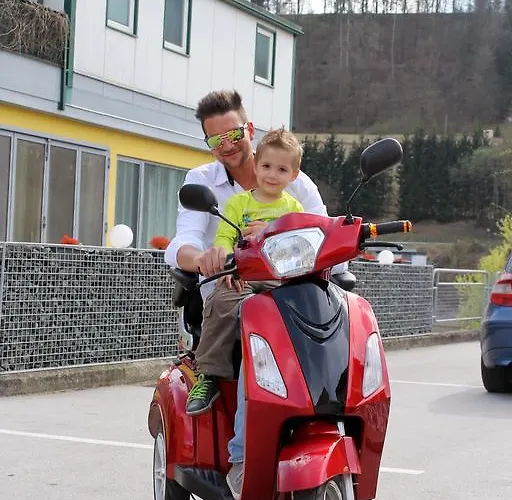 Post For Youth, Students And Pilgrims Hostel